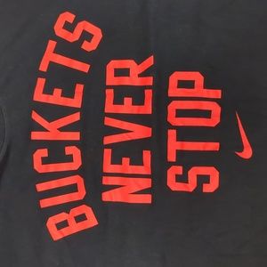 Large Men's Nike T-shirt